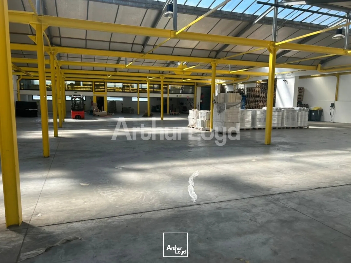 Locaux à vendre - 1800m2 - Roubaix (59100)