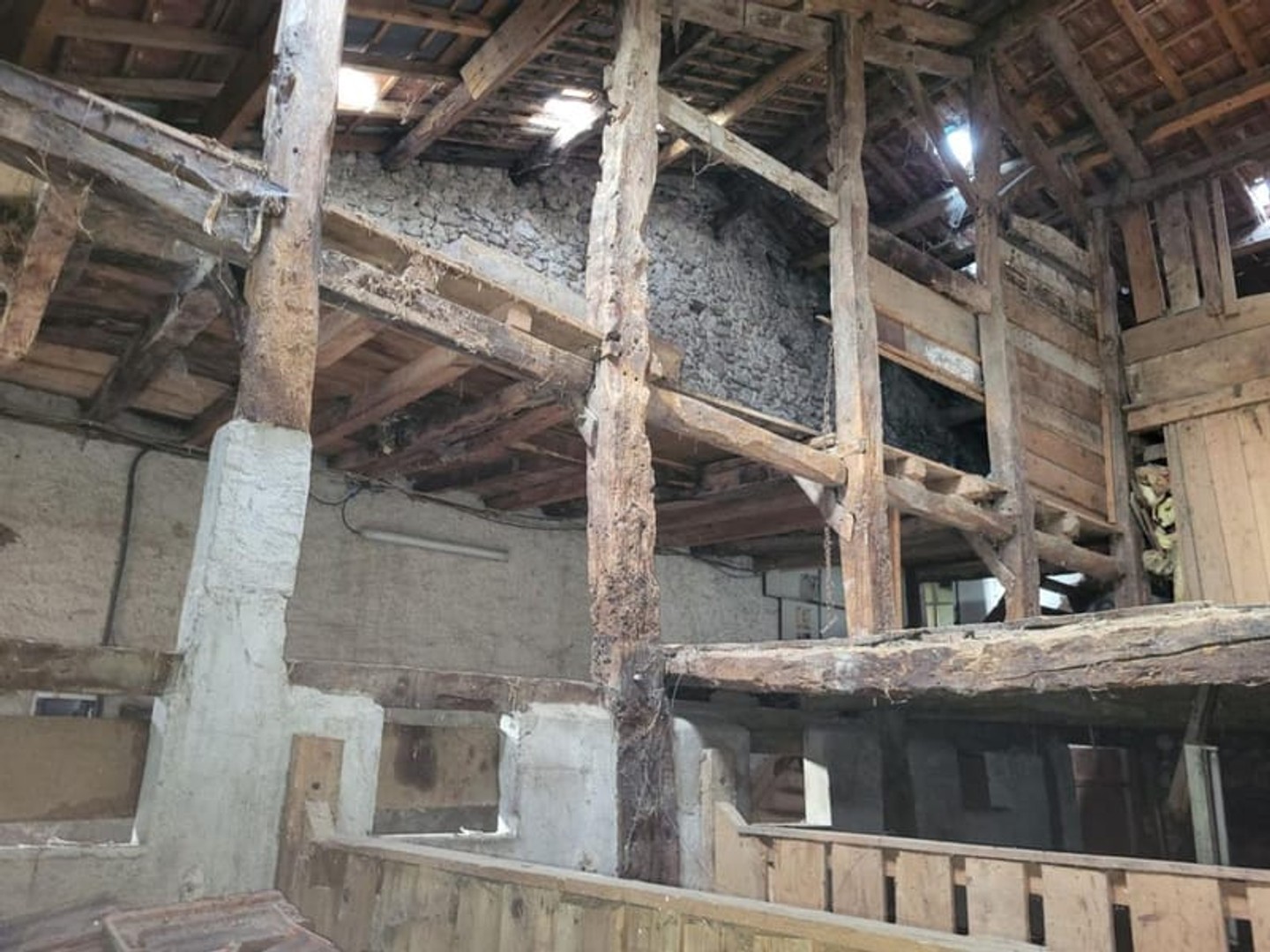Locaux à vendre - 130m2 - Collonges (01550)
