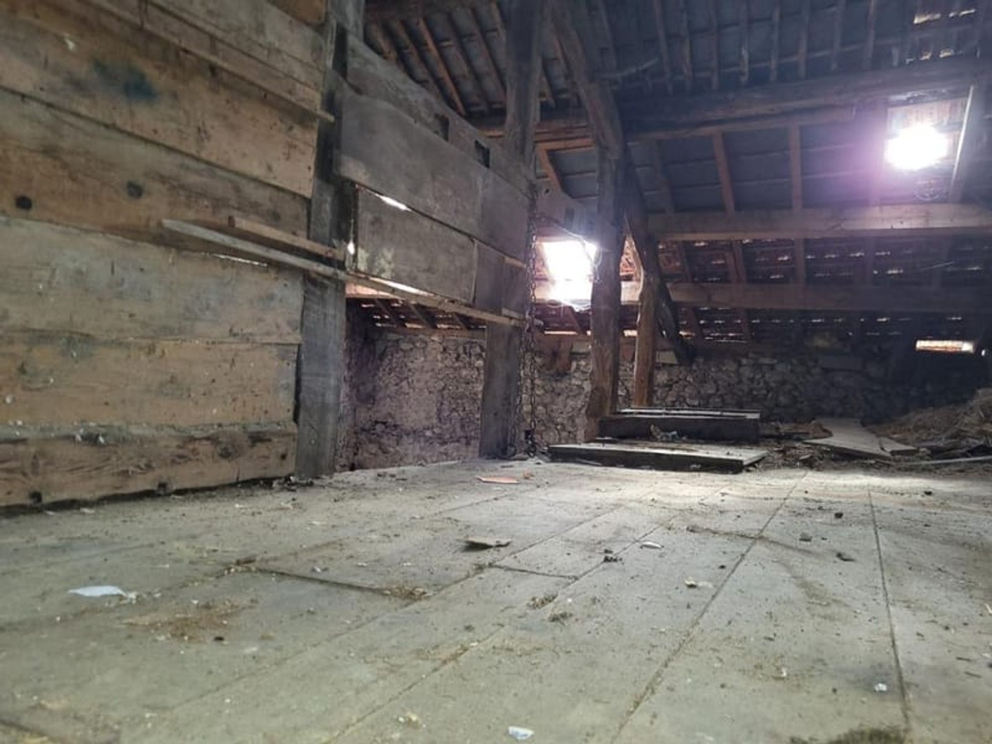 Locaux à vendre - 130m2 - Collonges (01550)