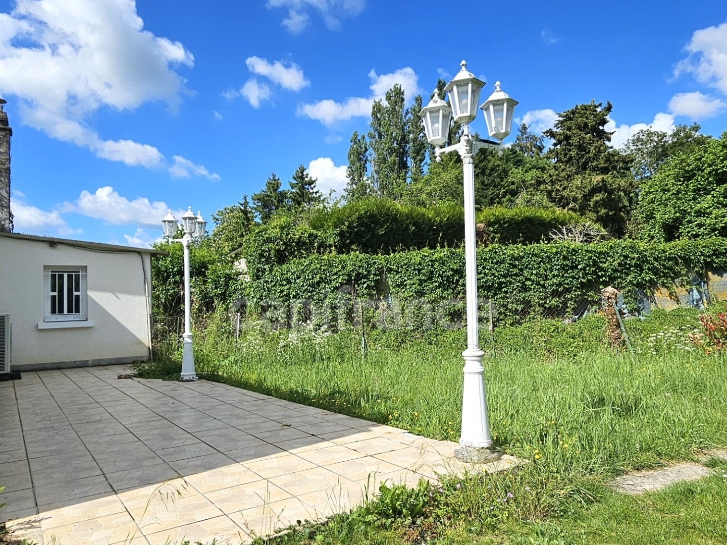 A vendre Plain pied 2 chambres Jardin et Dépendance GALLARDON (28)