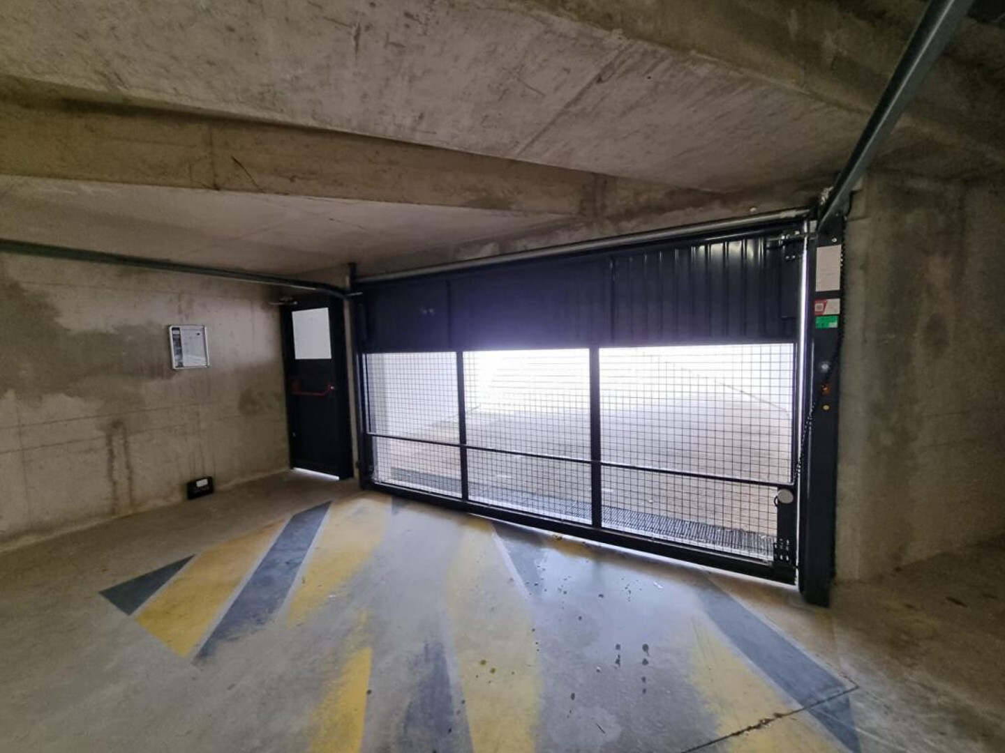 Parking / box 25 m2 CUGES LES PINS