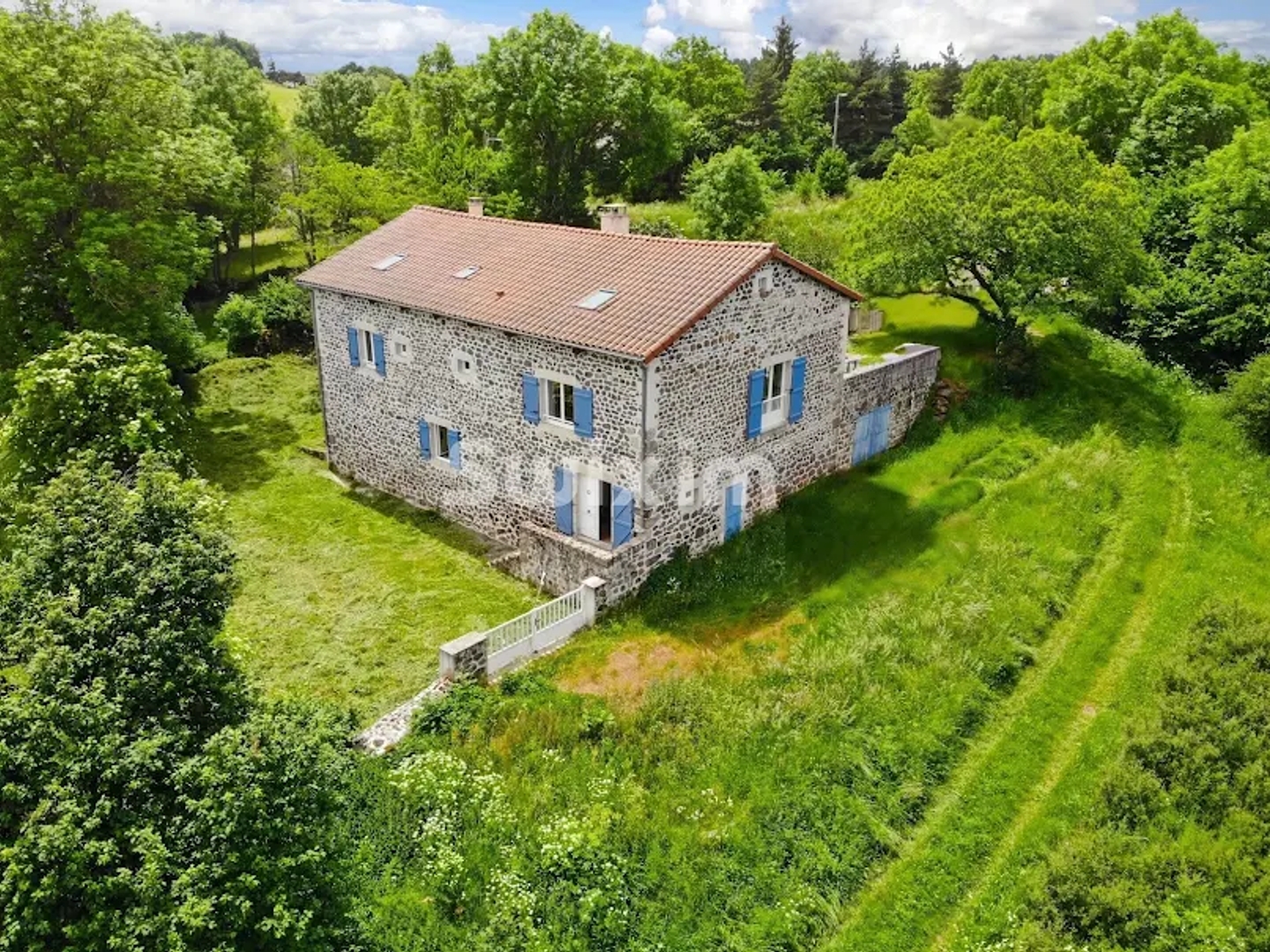 Maison à vendre - 12 pièces - 306m2 - Coucouron (07470)
