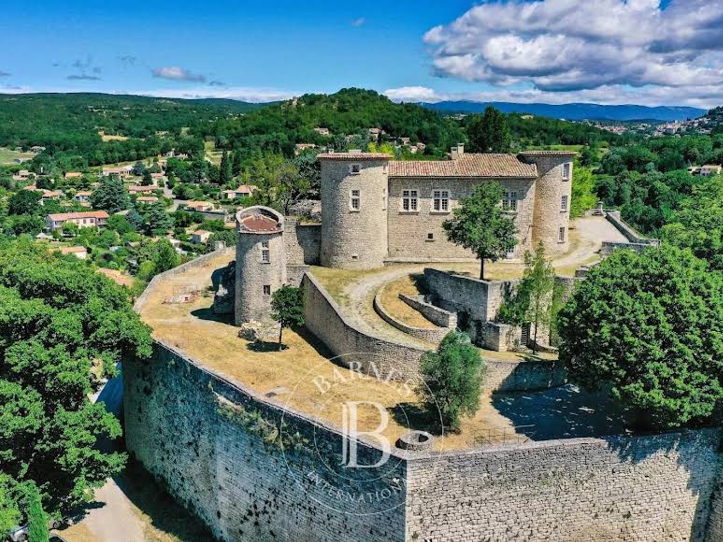 Château 15 pièces 365 m²