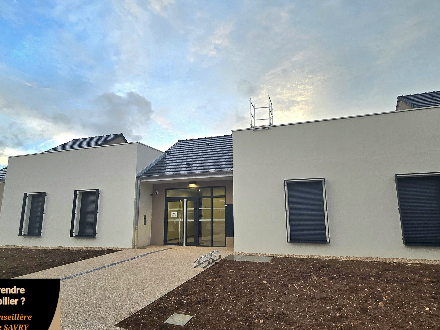 CABINETpour métier du soin et de la santé de 24,60m2 avec pl