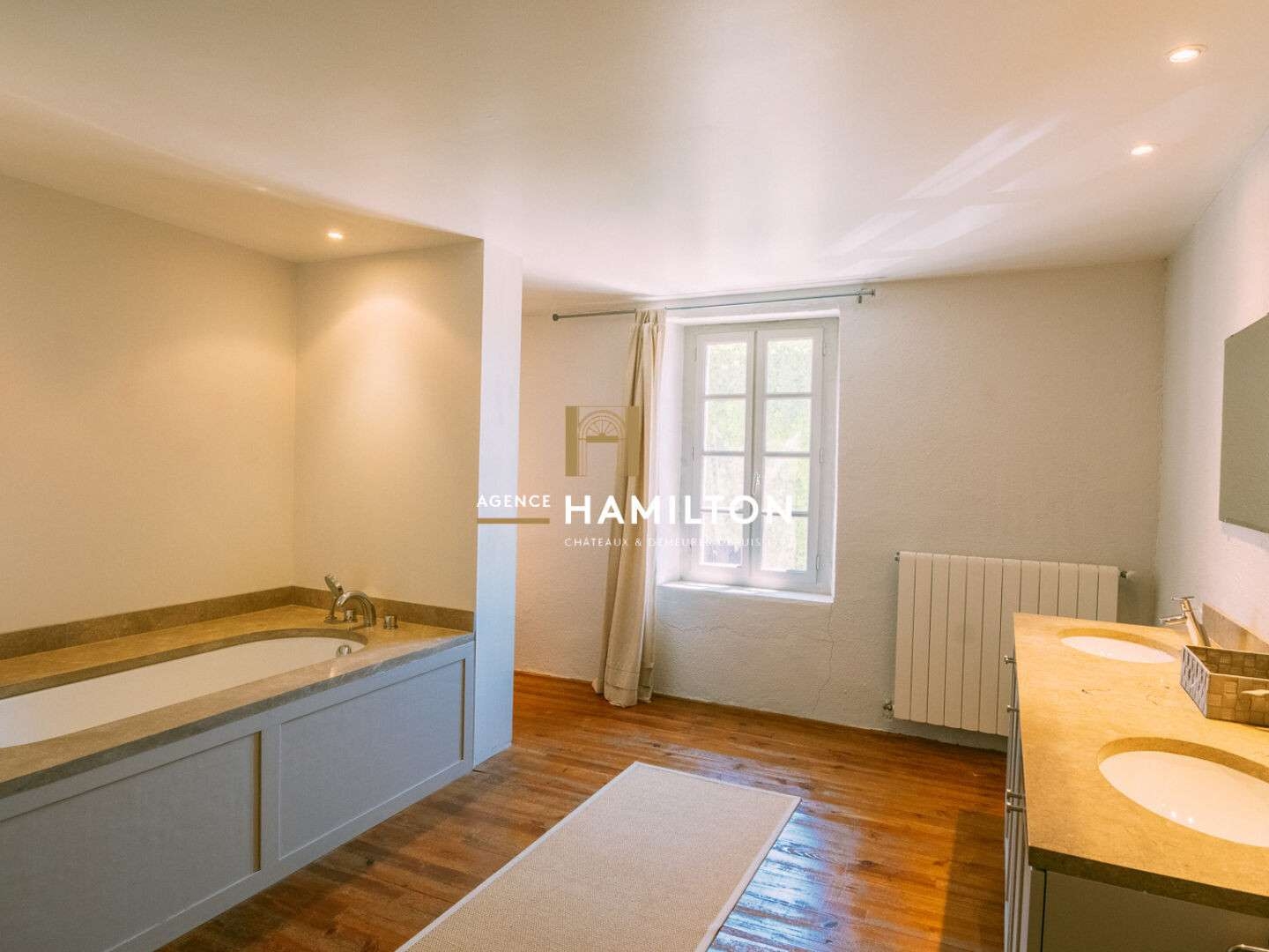 Maison à vendre - 9 pièces - 372m2 - Cahuzac-Sur-Vère (81140)