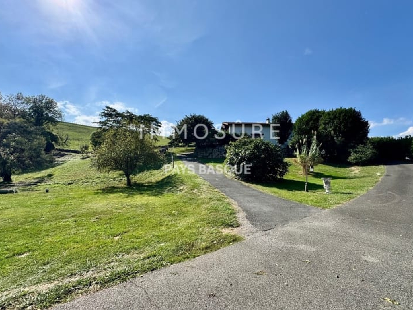Maison à vendre - 8 pièces - 257m2 - Souraïde (64250)