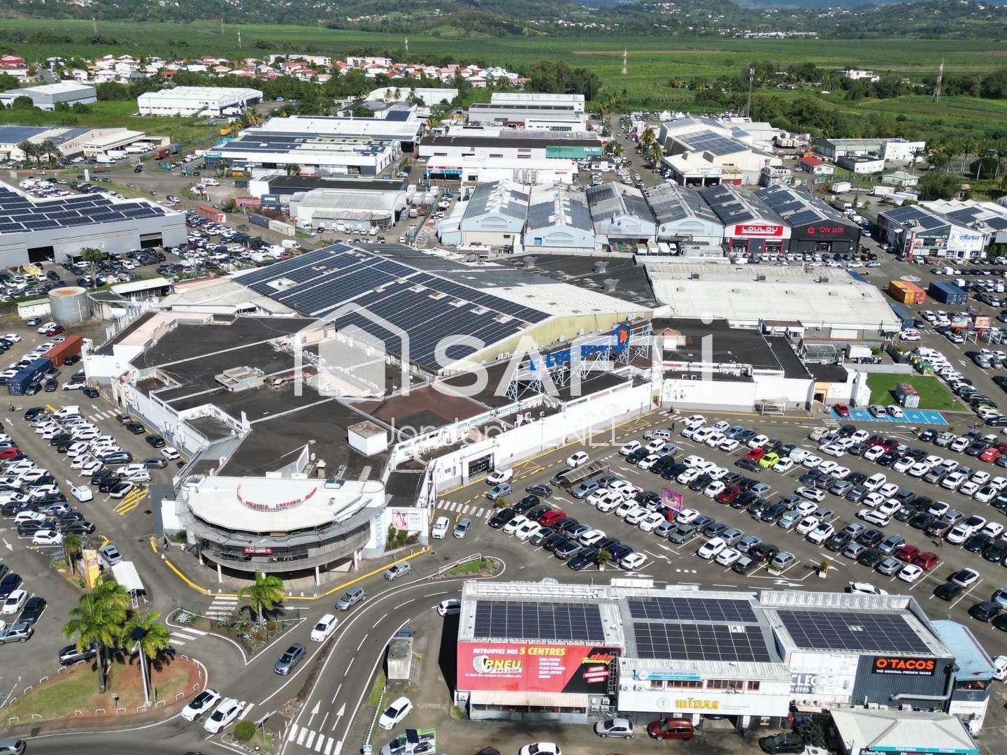 Zone leader Martinique, emplacement commercial majeur 741M2