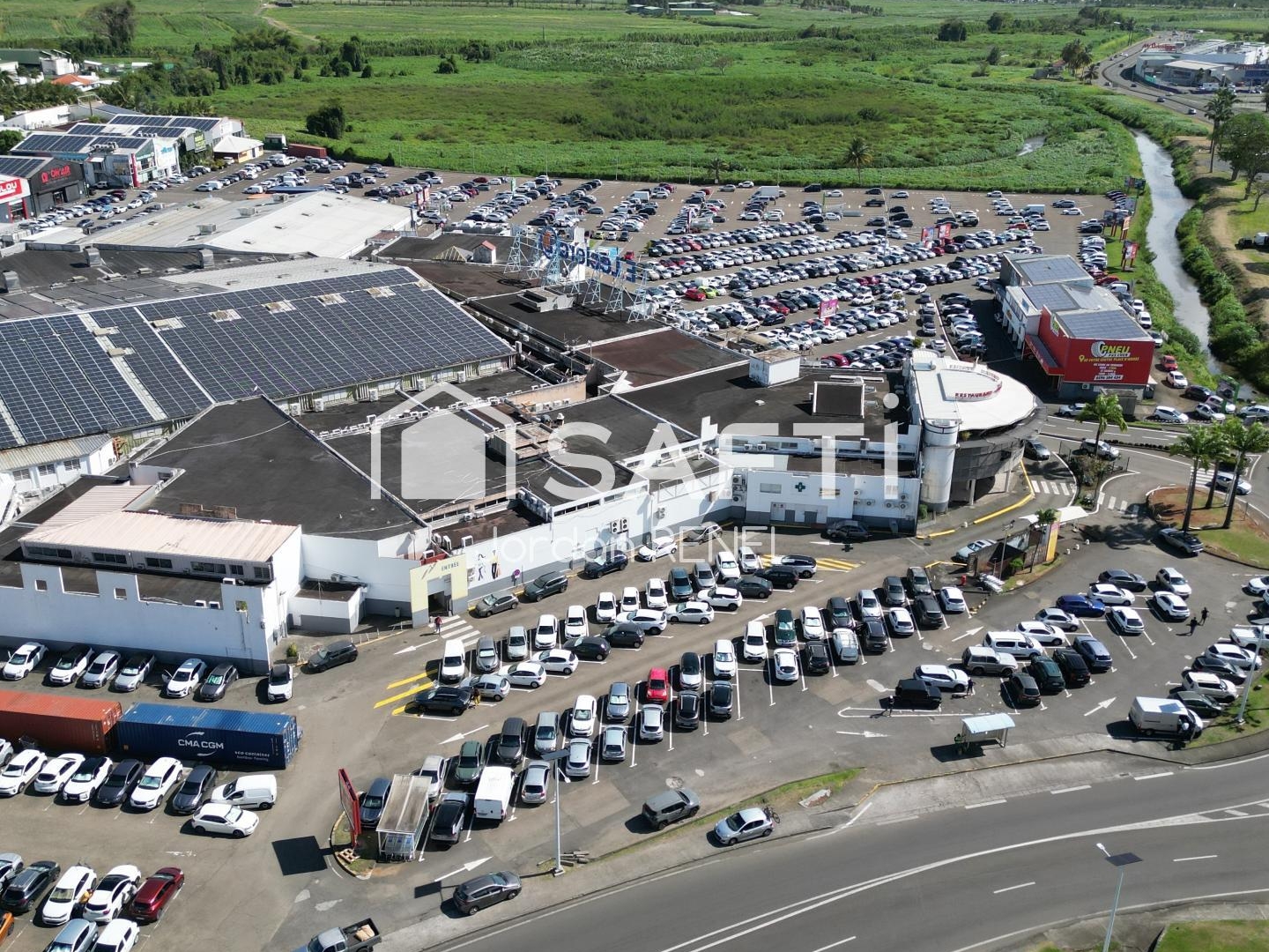 Magasin à vendre - 9 pièces - 741m2 - Le Lamentin (97232)