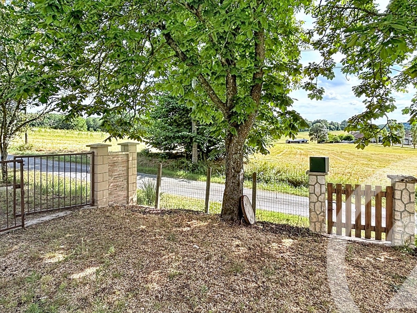 Maison à vendre - 4 pièces - 281m2 - Mussidan (24400)