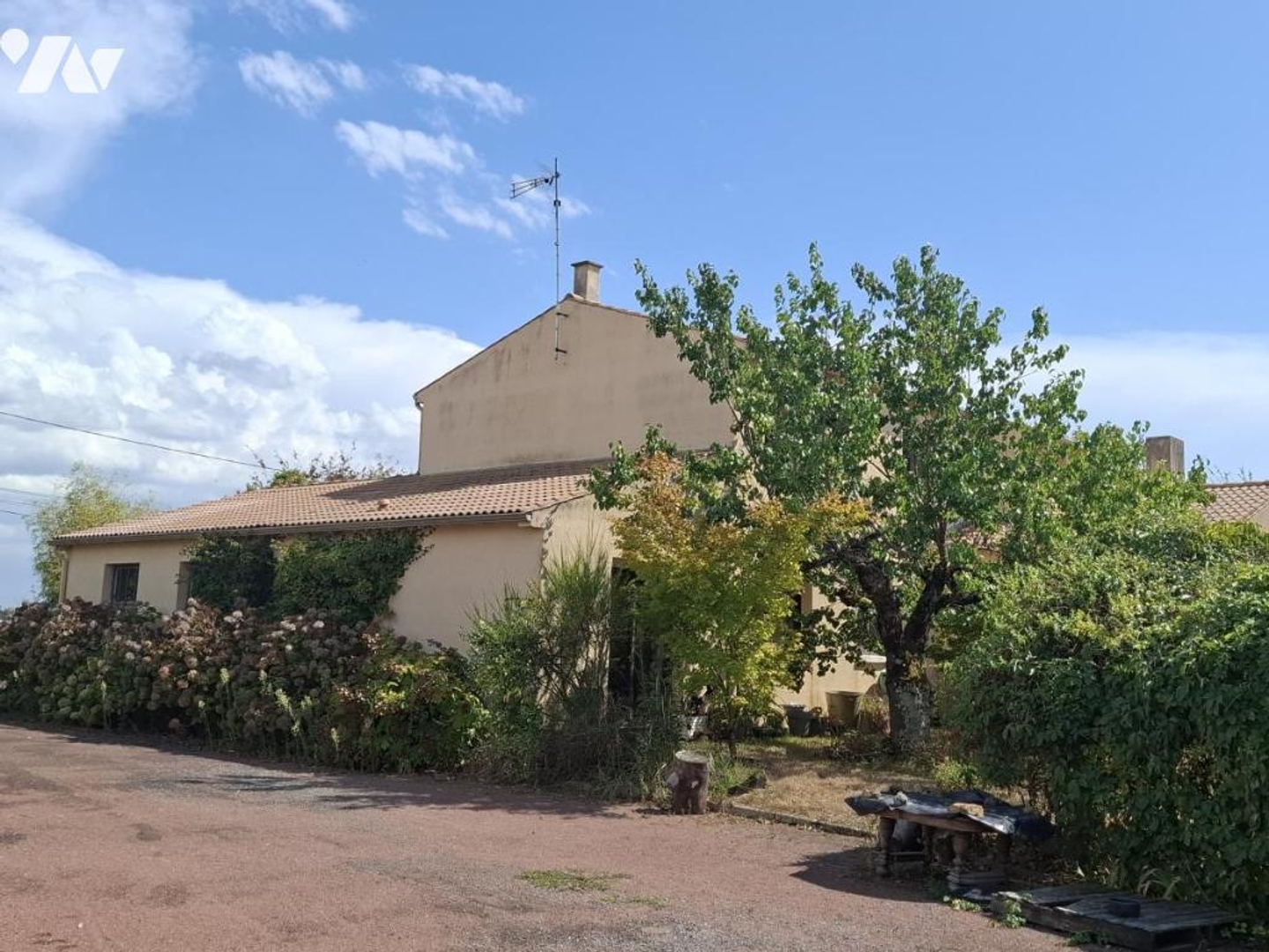 Maison à vendre - 8 pièces - 169m2 - Corme-Royal (17600)