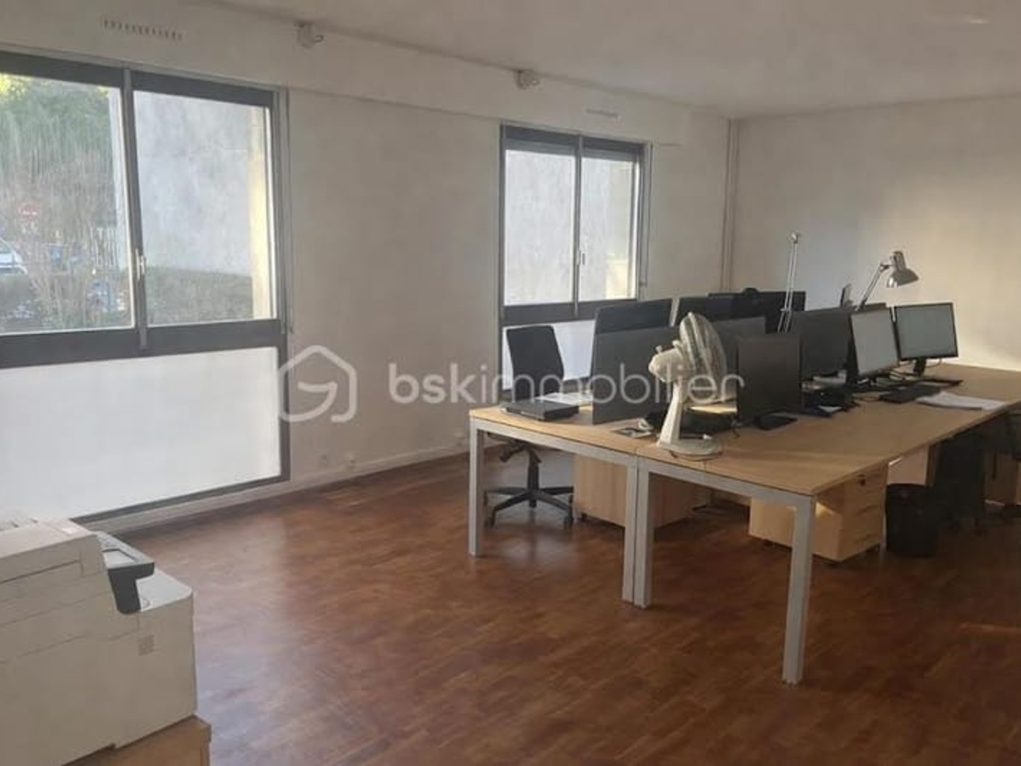 Local 6 pièces 180 m²