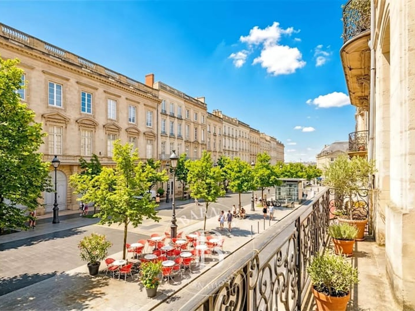 Bordeaux Grand Théâtre - Bureau de 132 m² - Balcon filant