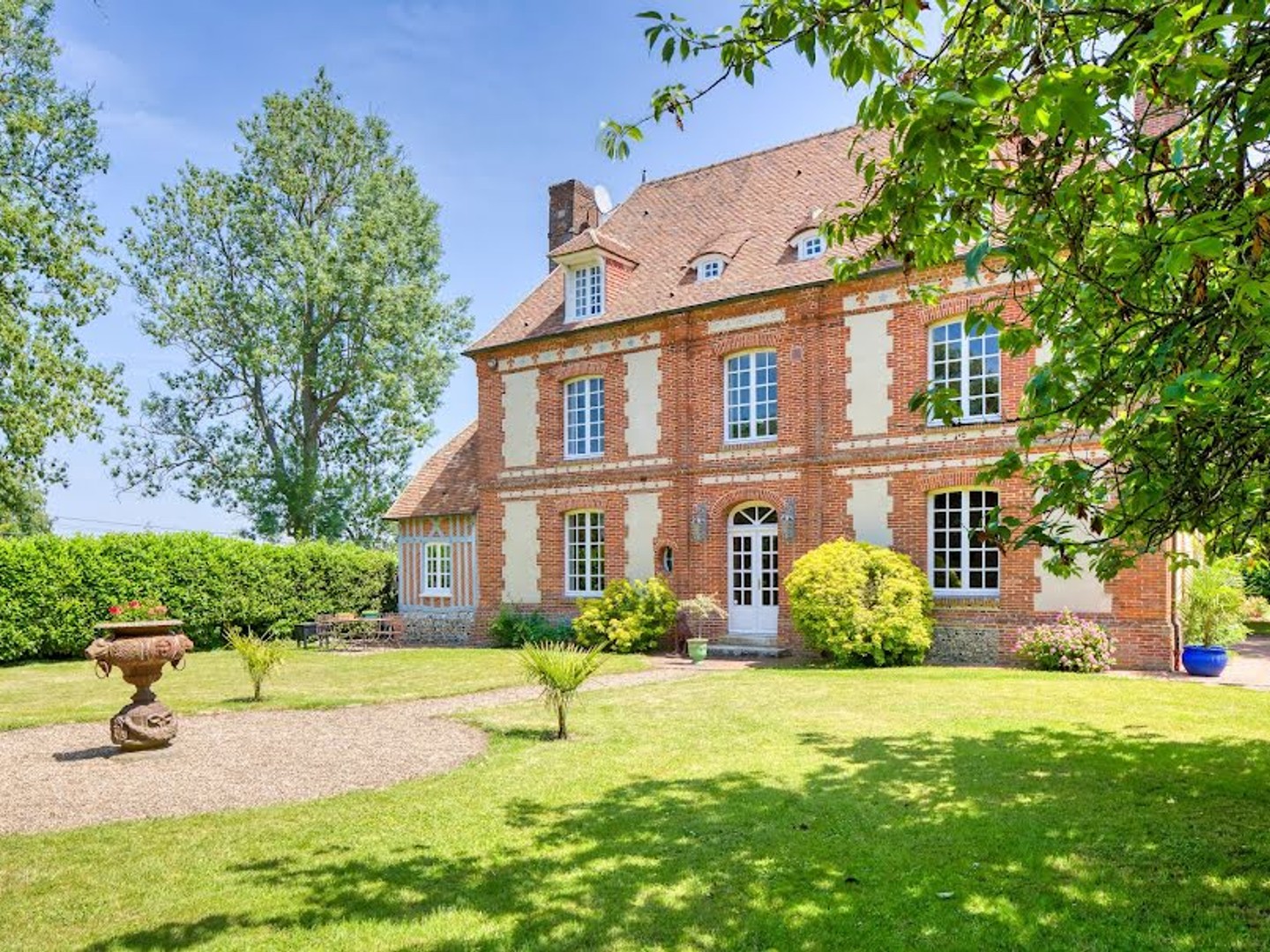 Propriété 8 pièces 245 m²