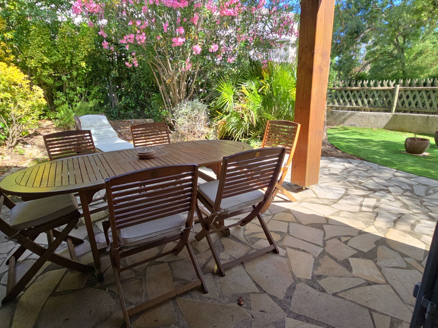 Mini villa à vendre au Beausset Jardin, Piscine et Parking Privatif