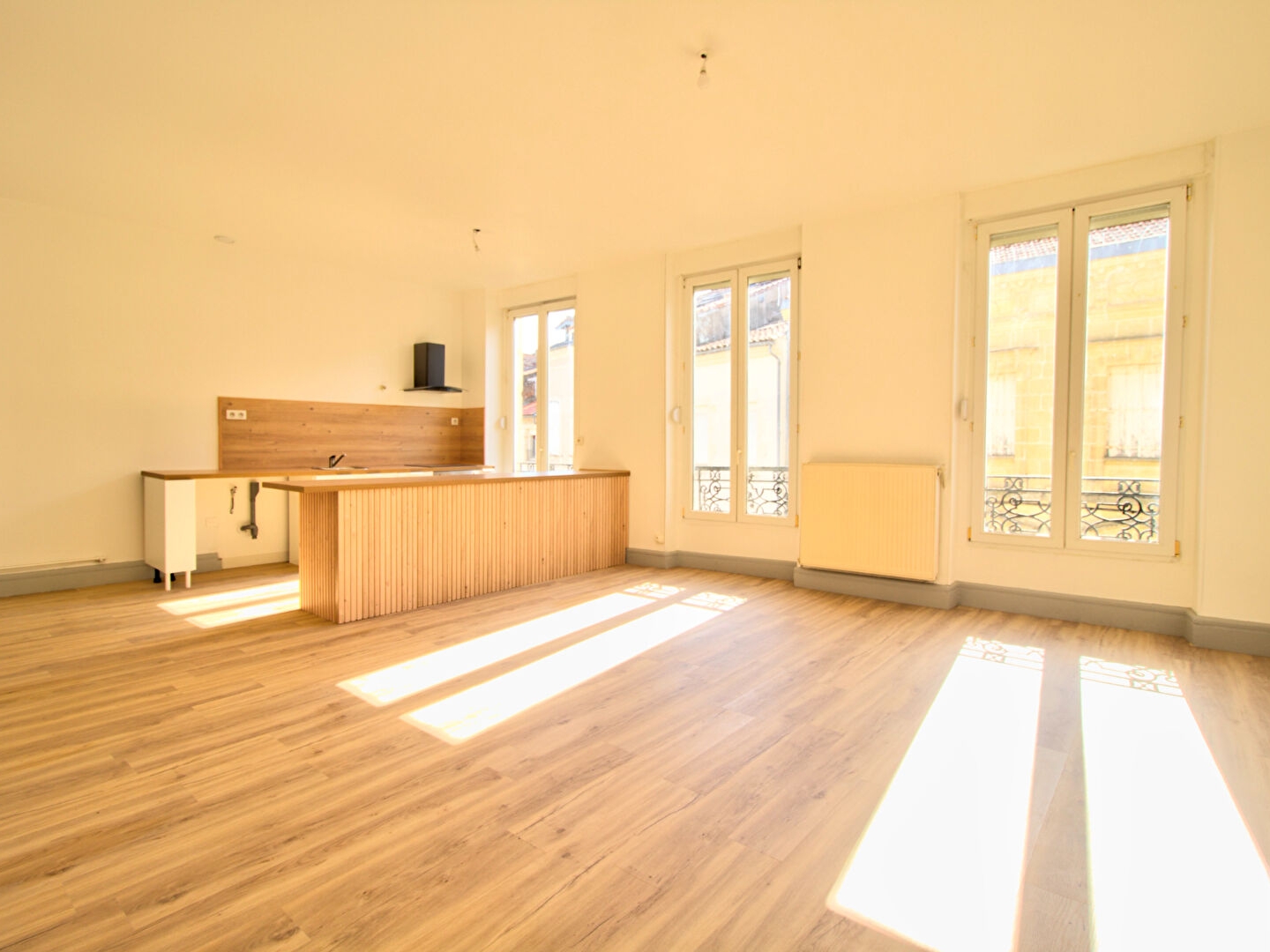 AGEN HYPER CENTRE- Appartement T3 lumineux et calme de 75m² entièrement rénové quartier Carnot