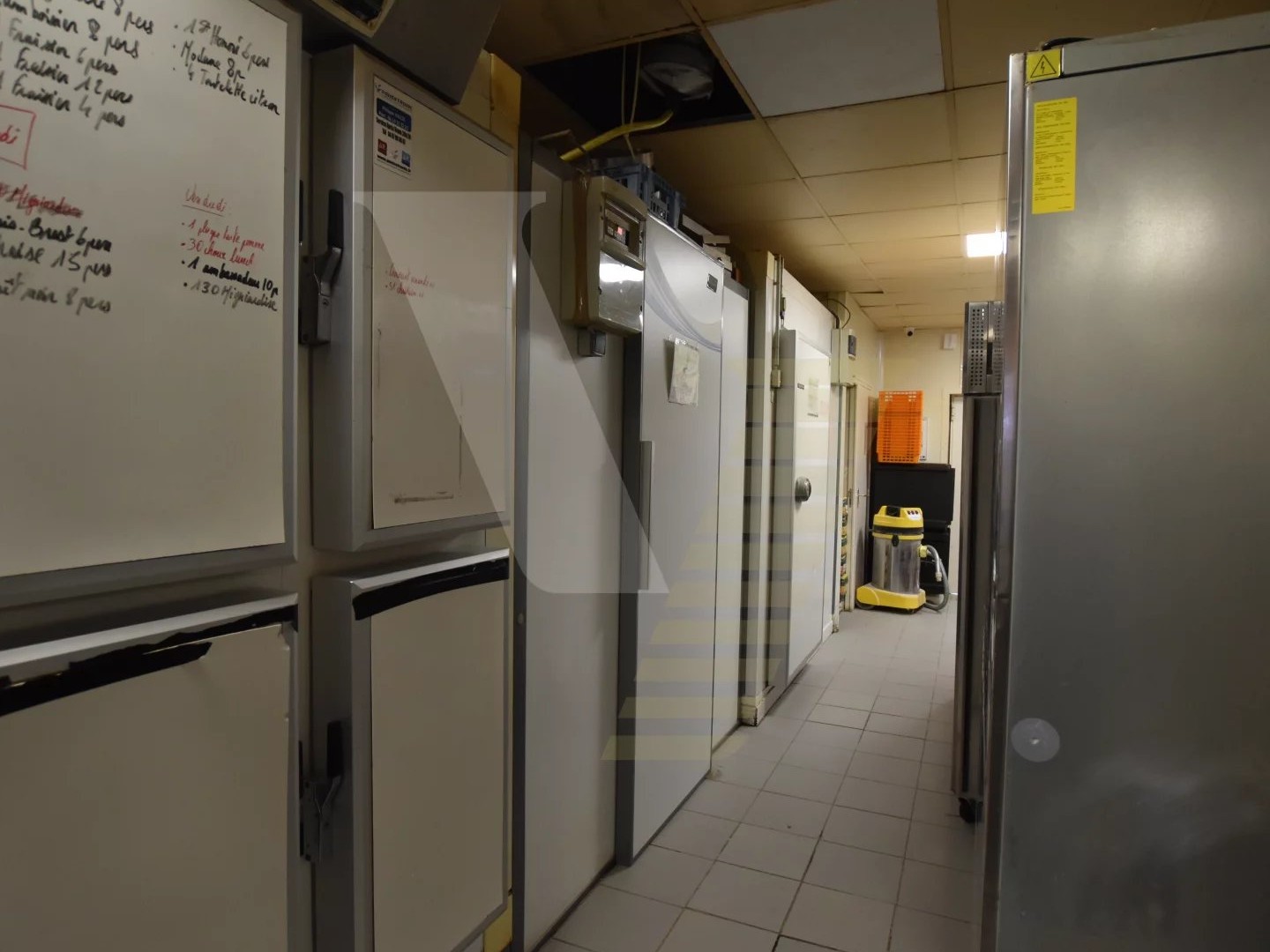 Magasin à vendre - 3 pièces - 220m2 - Béziers (34500)