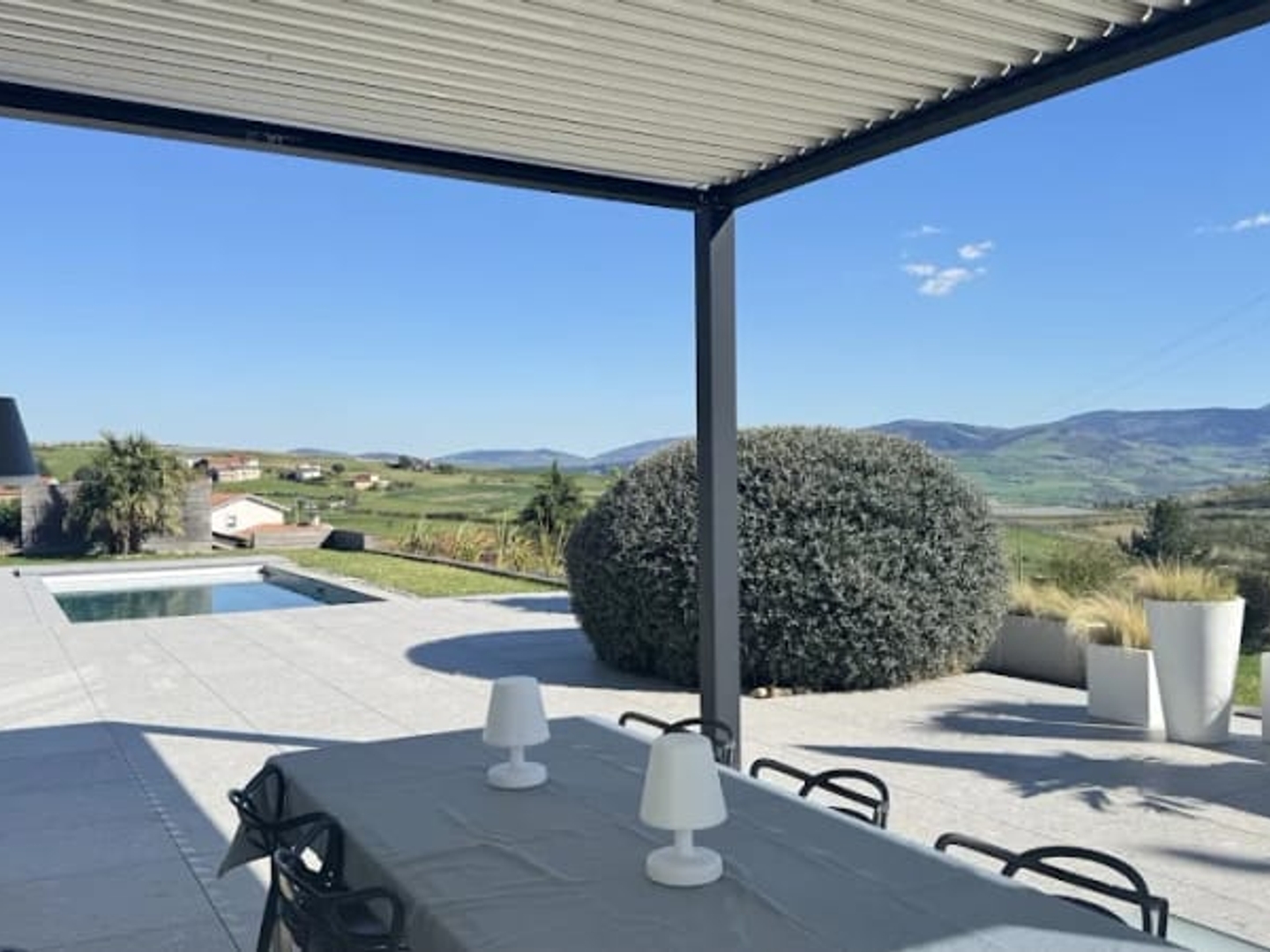 Maison à vendre - 8 pièces - 287m2 - Cellieu (42320)