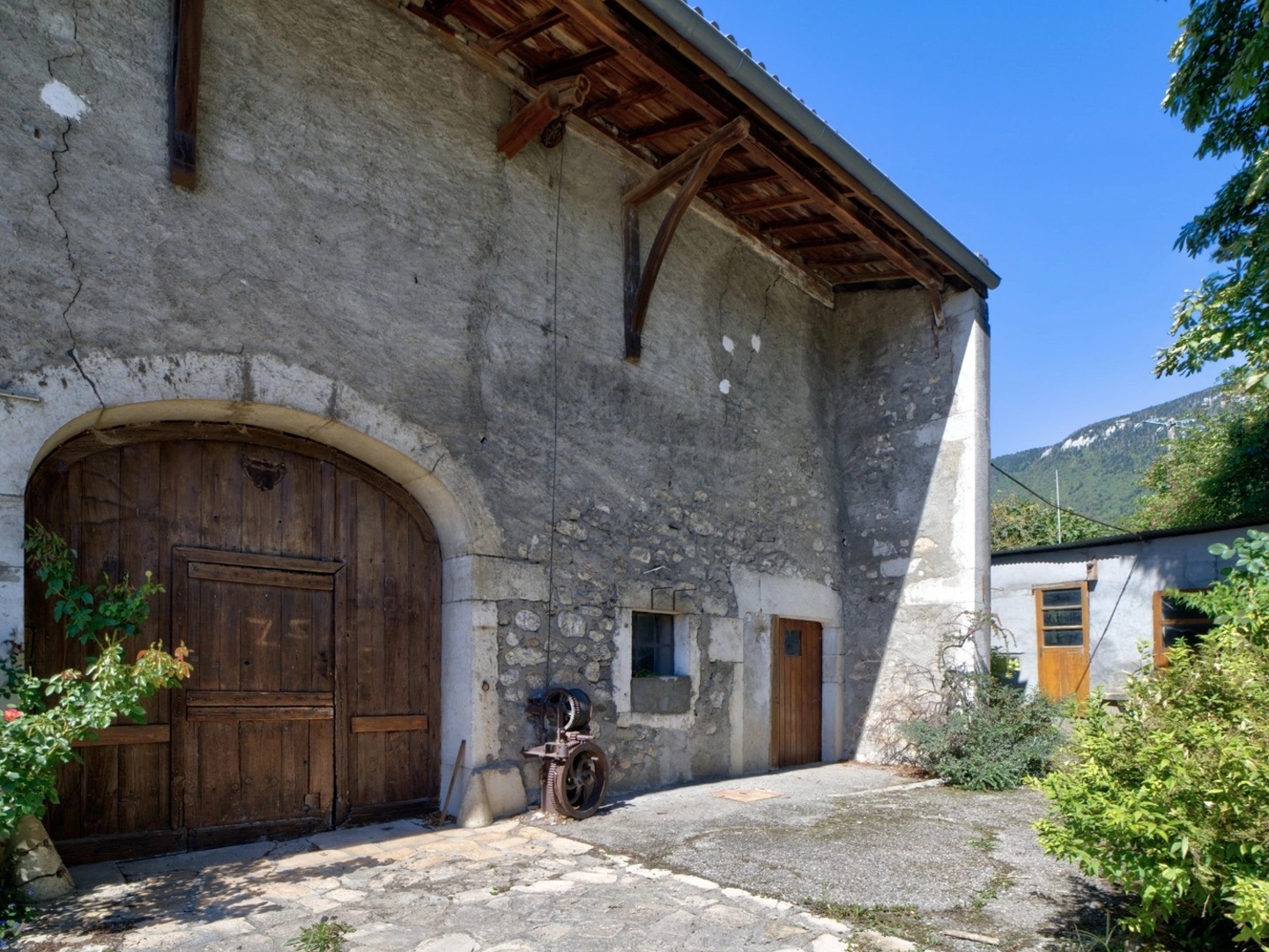 Grange à rénover avec permis de construire déposé - Ballon (01) - Valserhône