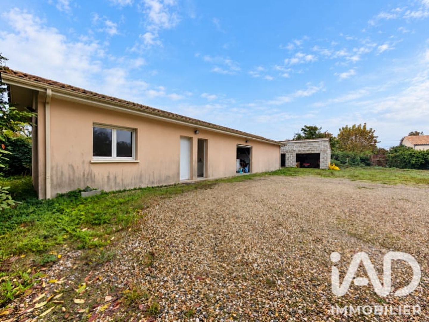 Locaux à vendre - 4 pièces - 100m2 - Saint-Loubès (33450)