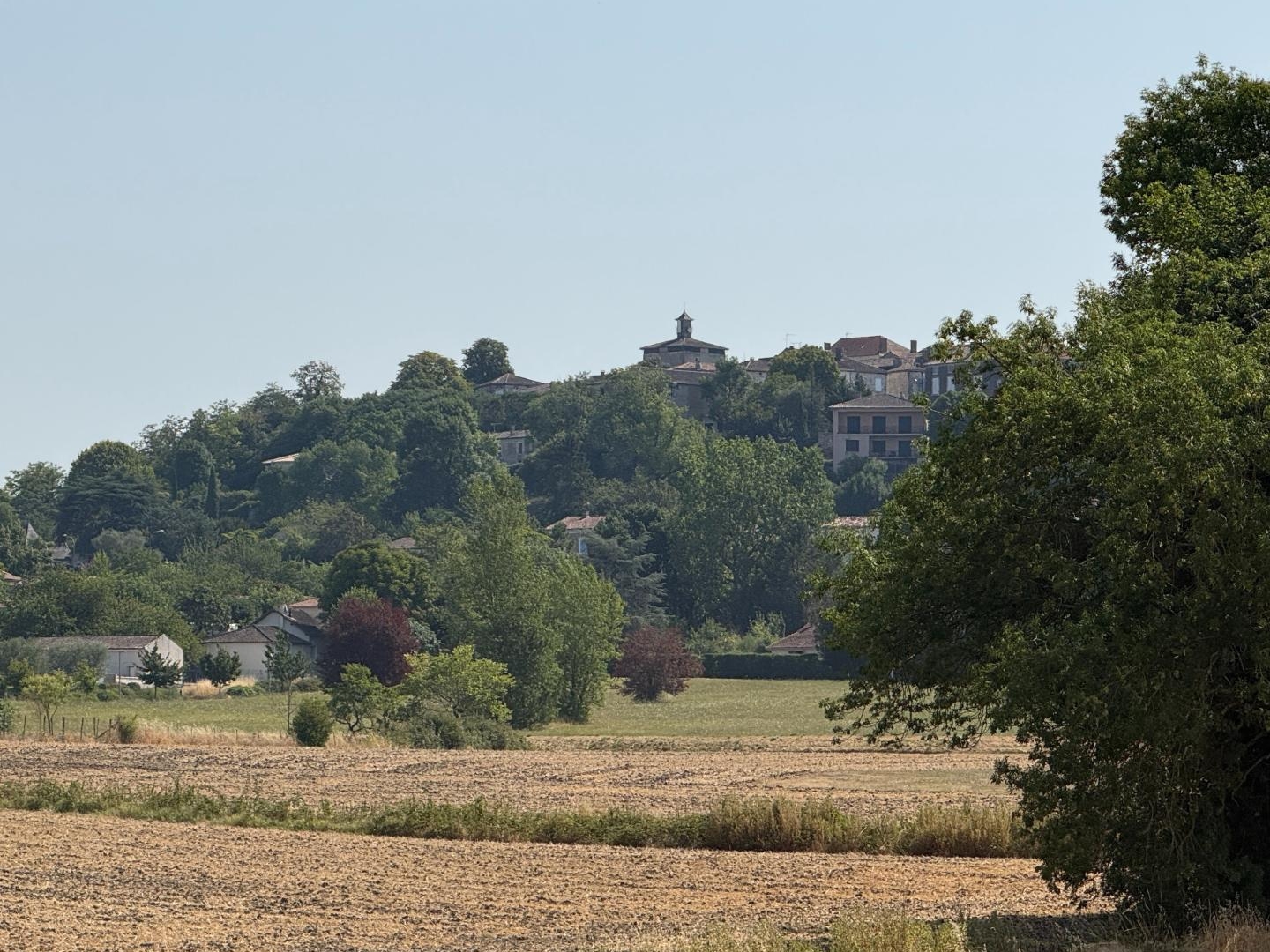 Grande maison individuelle avec vue sur la bastide