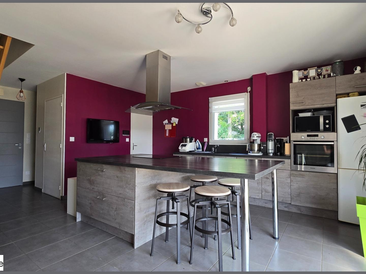 Maison 91m², 5 pièces sur 1185 m² de terrain clos