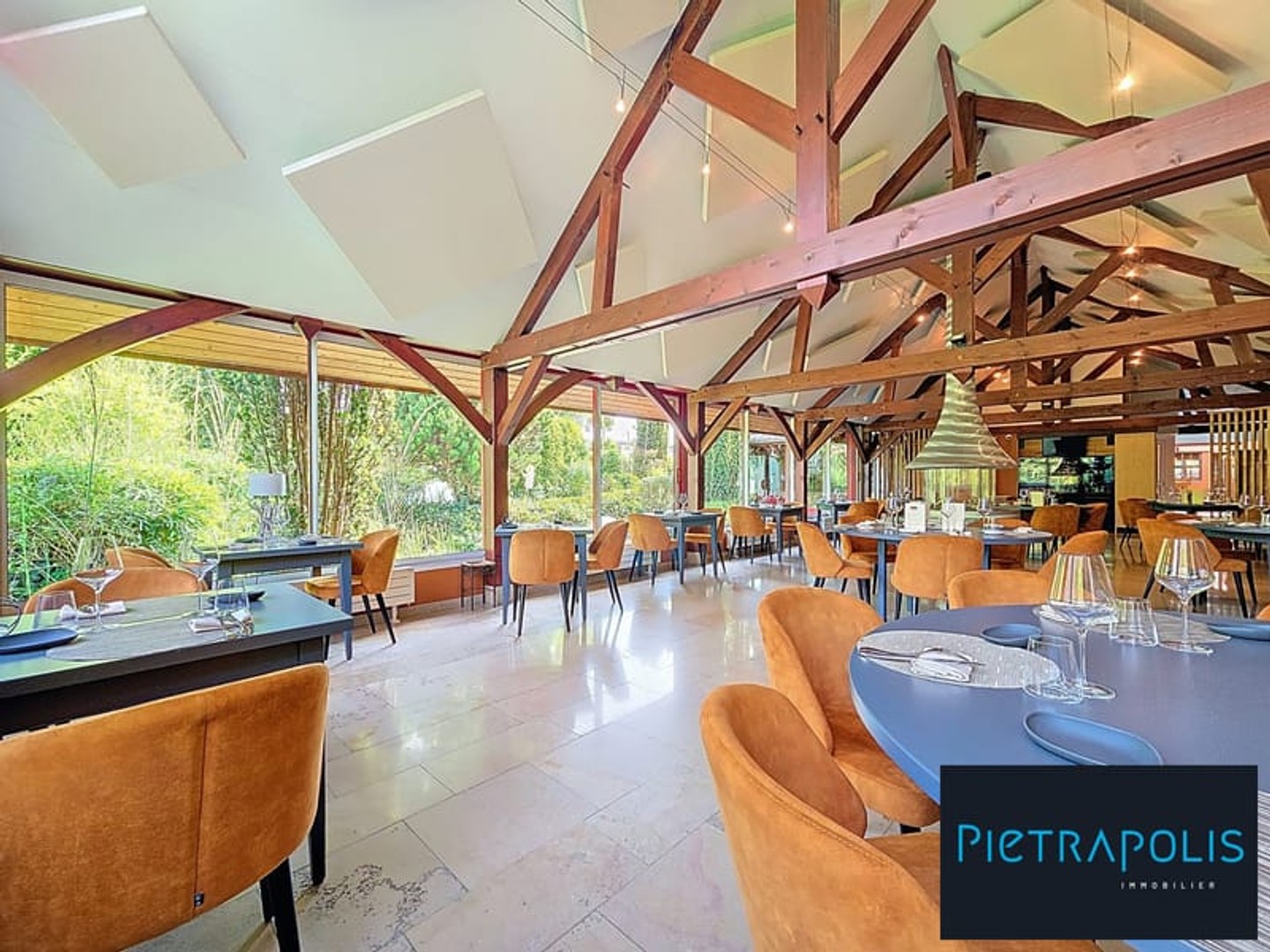 Local commercial 600 m²
