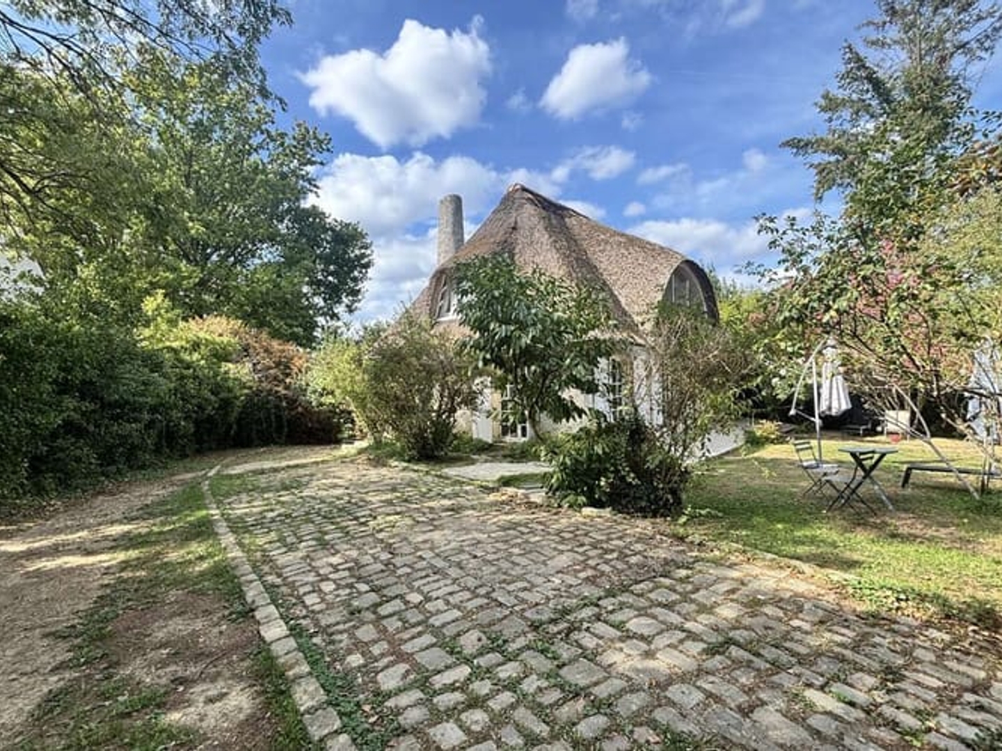 Maison à vendre - 7 pièces - 230m2 - Vaux-Le-Pénil (77000)