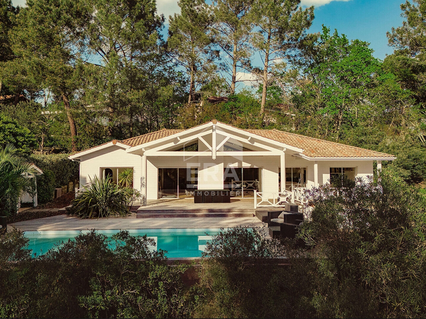 Villa 6 pièces 267 m²