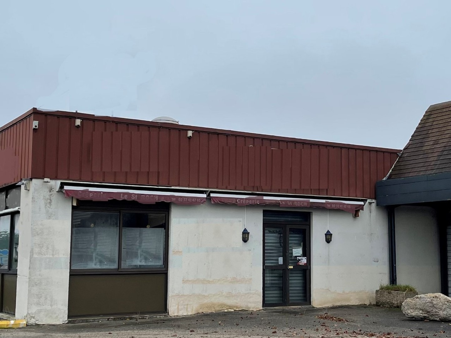 A vendre , Anet ( 28260 ) , bâtiment commercial : murs 715 m2