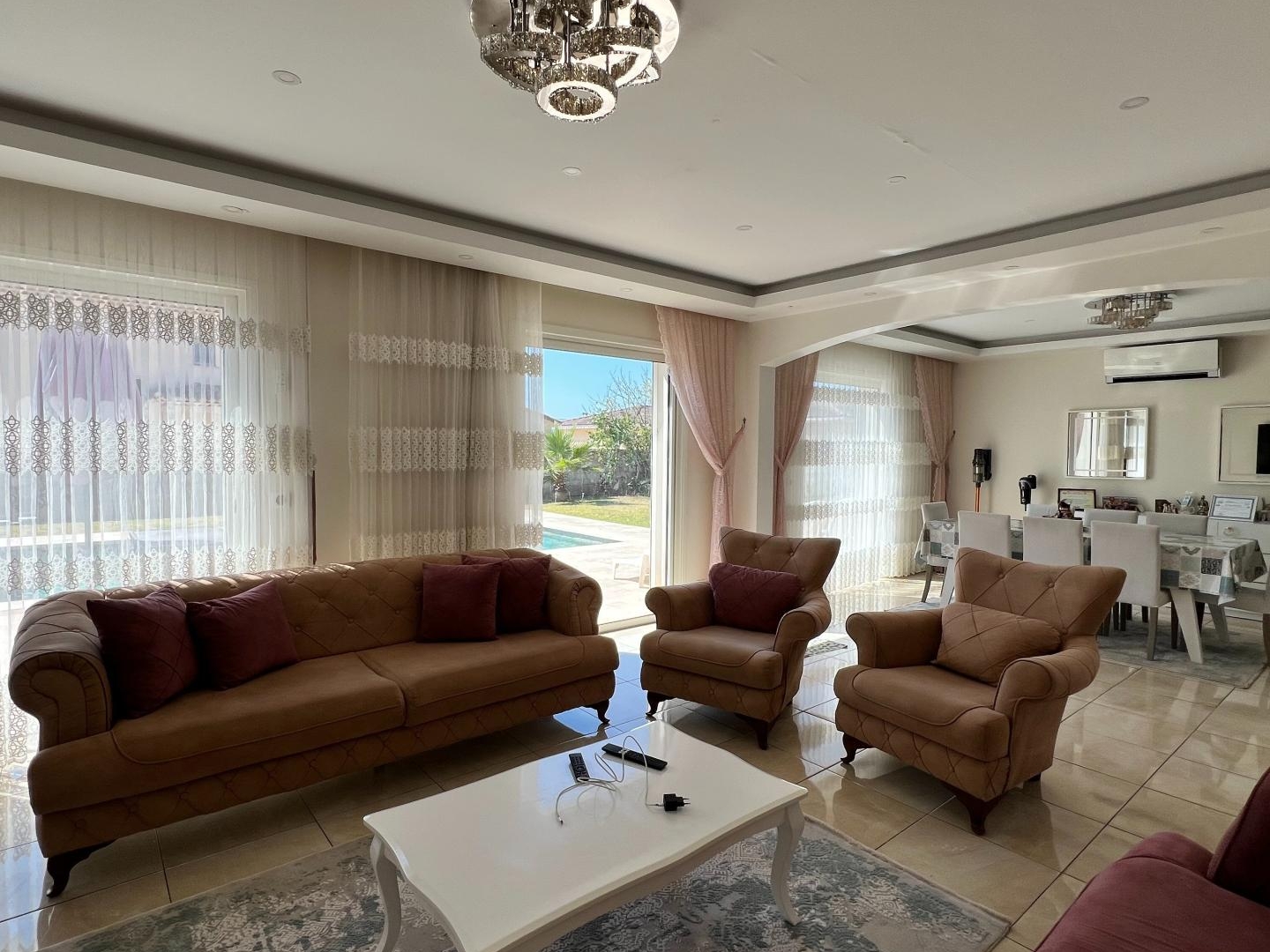 Maison à vendre - 6 pièces - 141m2 - Vidauban (83550)