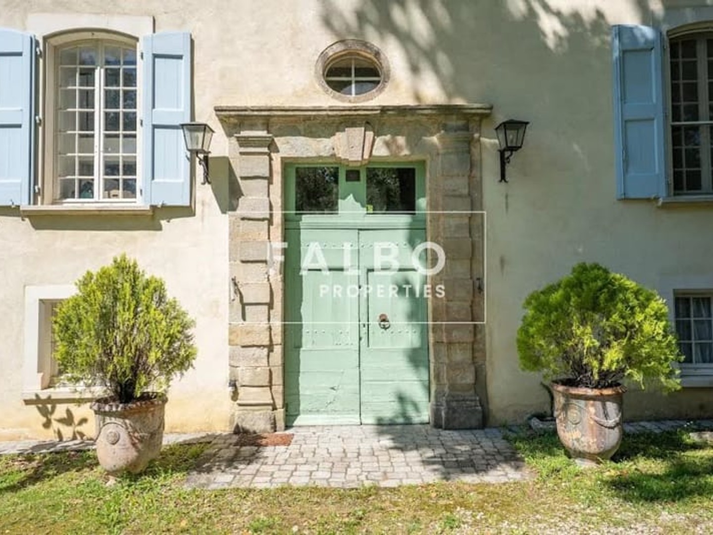 Château 40 pièces 1563 m²