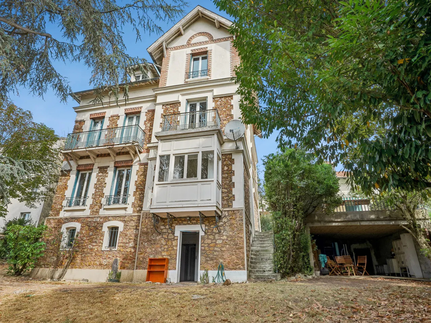 Ville-d'Avray - Deux maisons sur 908 m² - Un ensemble immobilier à réinventer