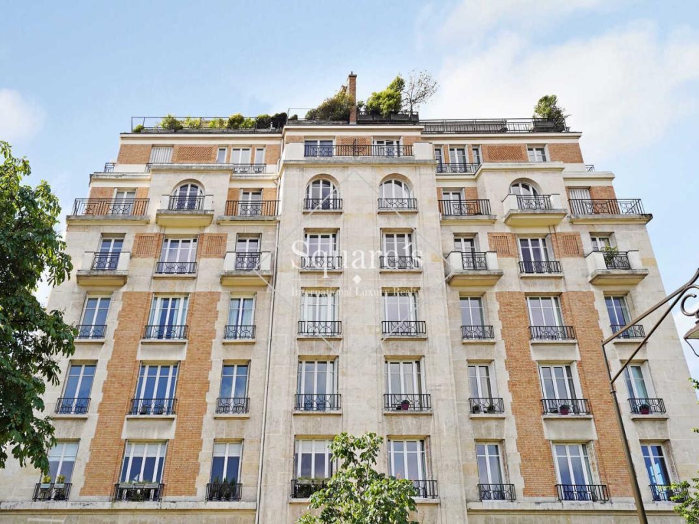 Appartement à vendre - 5 pièces - 166m2 - Paris 16e (75016)