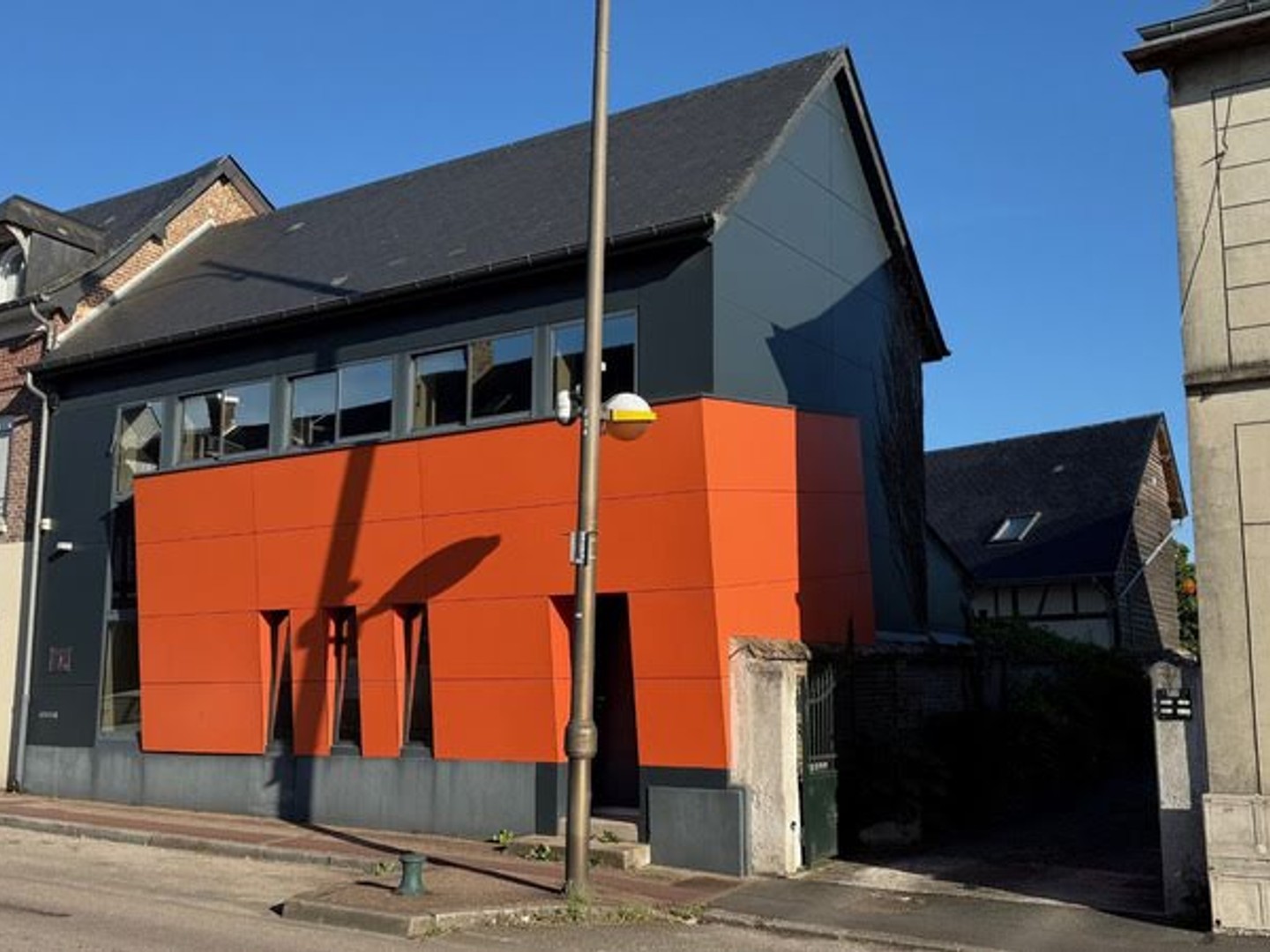 Local 3 pièces 93 m²