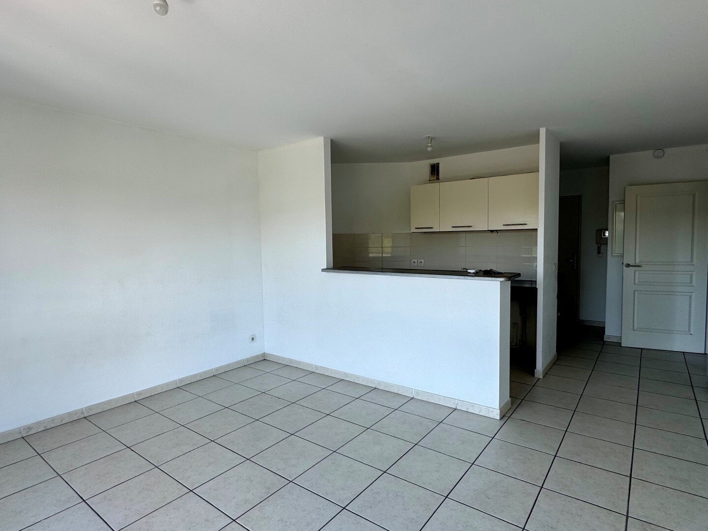 Appartement à vendre - 2 pièces - 46m2 - Marseille 8e (13008)