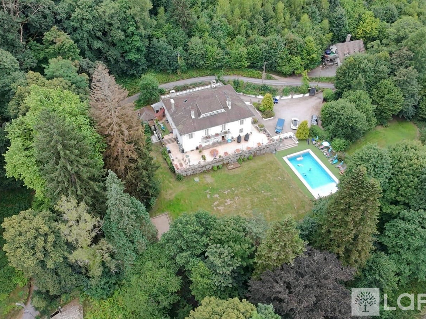 Maison 13 pièces 485 m²