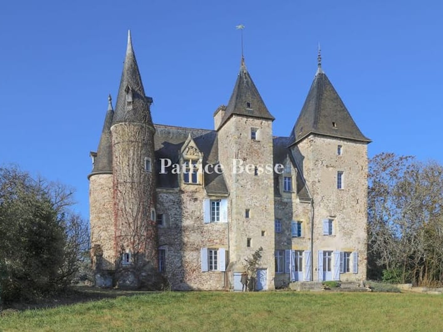 Château 12 pièces 680 m²