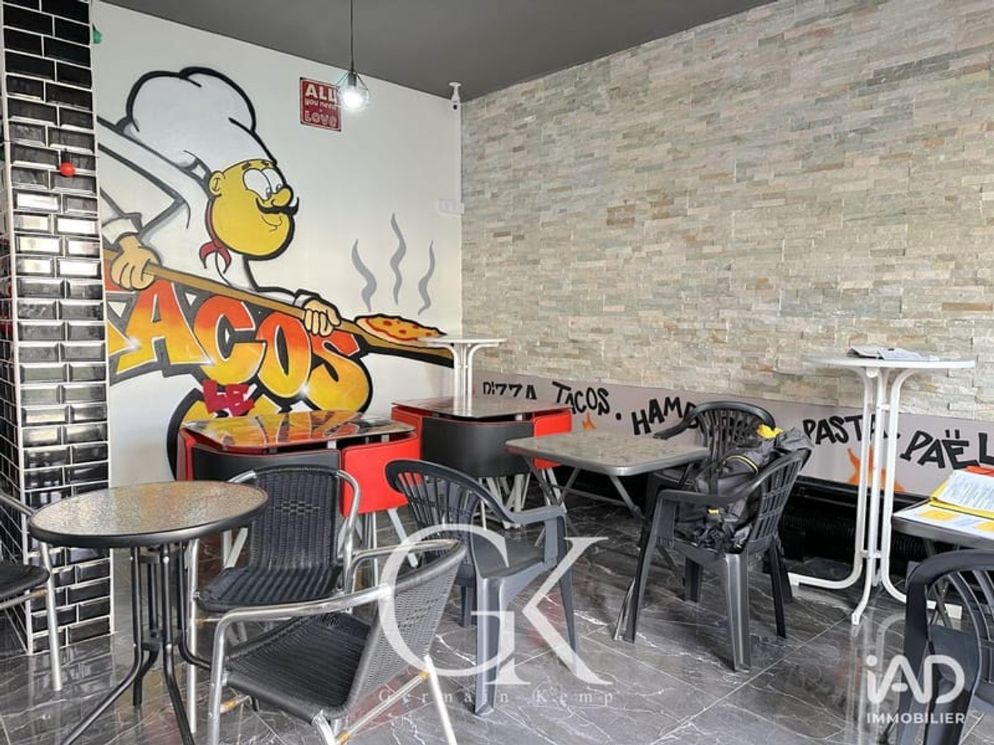 Immeuble commercial 58 m²