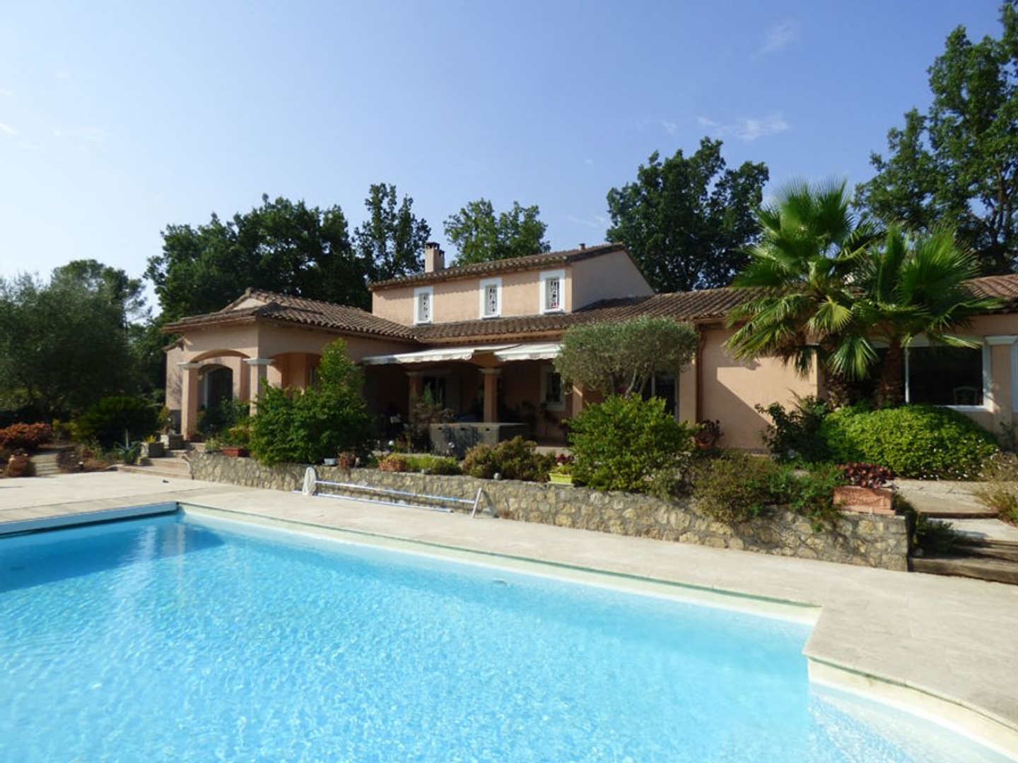 Villa 6 pièces 230 m²