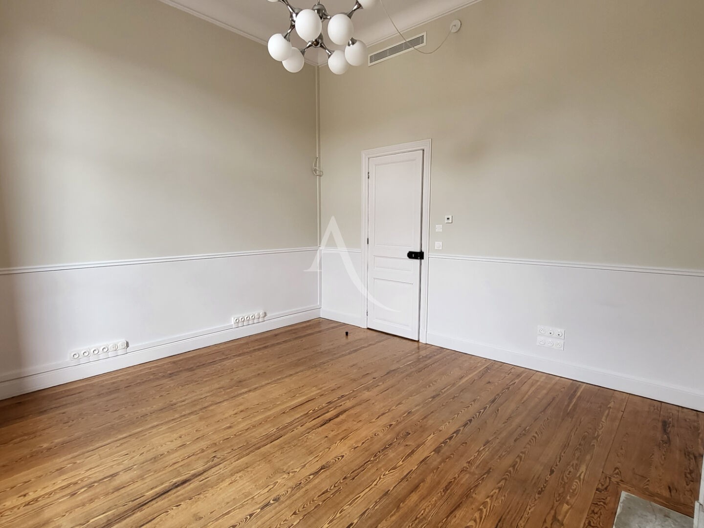 Immeuble commercial 22 m²
