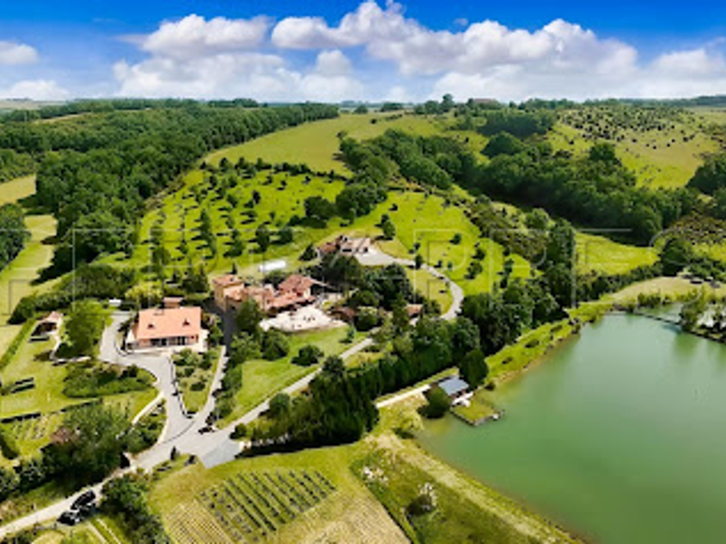 Propriété 12 pièces 900 m²