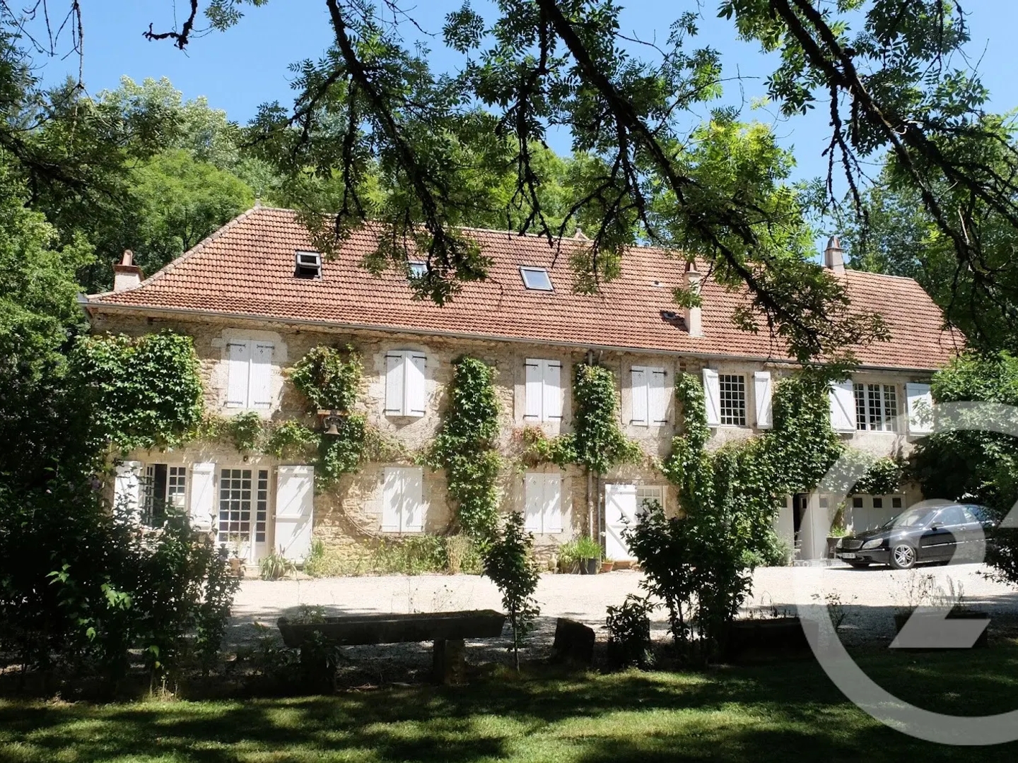 Propriété 9 pièces 334 m²