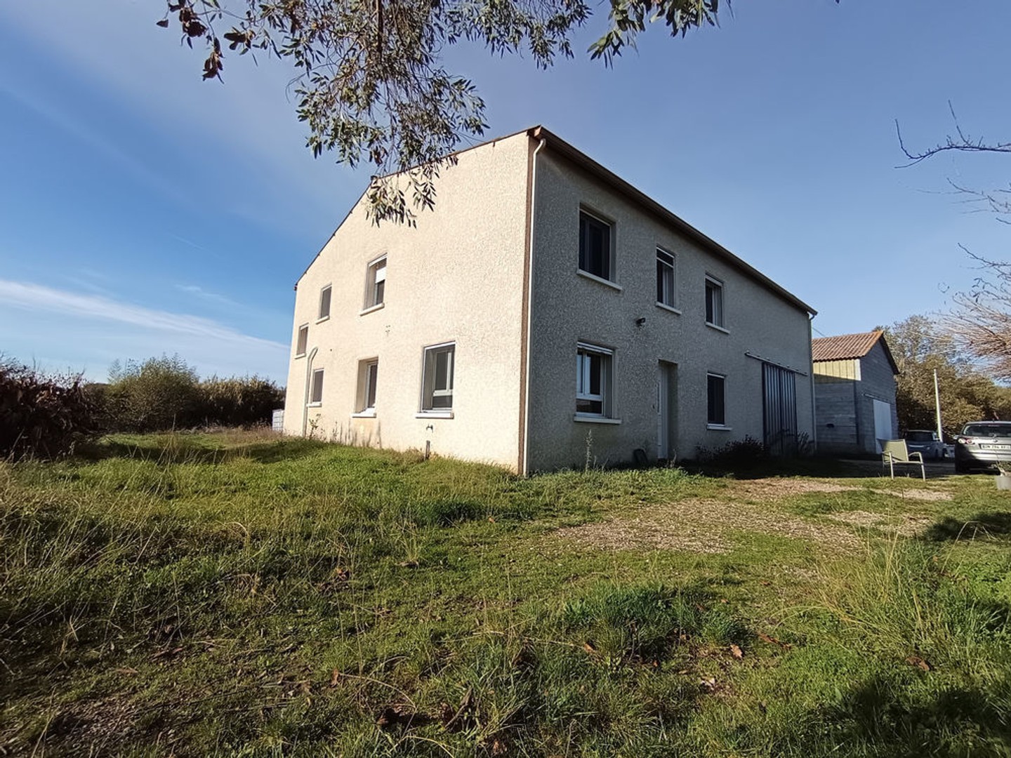 Orgueil - Maison avec lac - 5 chambres - 164 m2 - garage 80 m2 - hangar 120 m2 - hangar 200 m2 - terrain 38 00