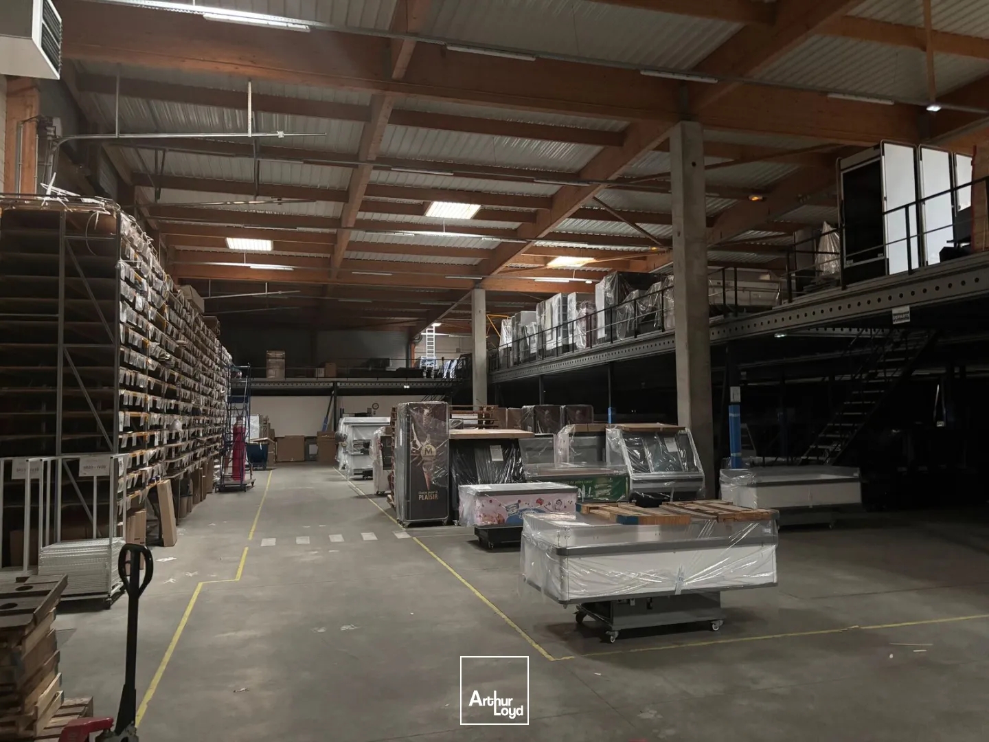 A VENDRE - LOCAL D'ACTIVITÉ - 1 861m2