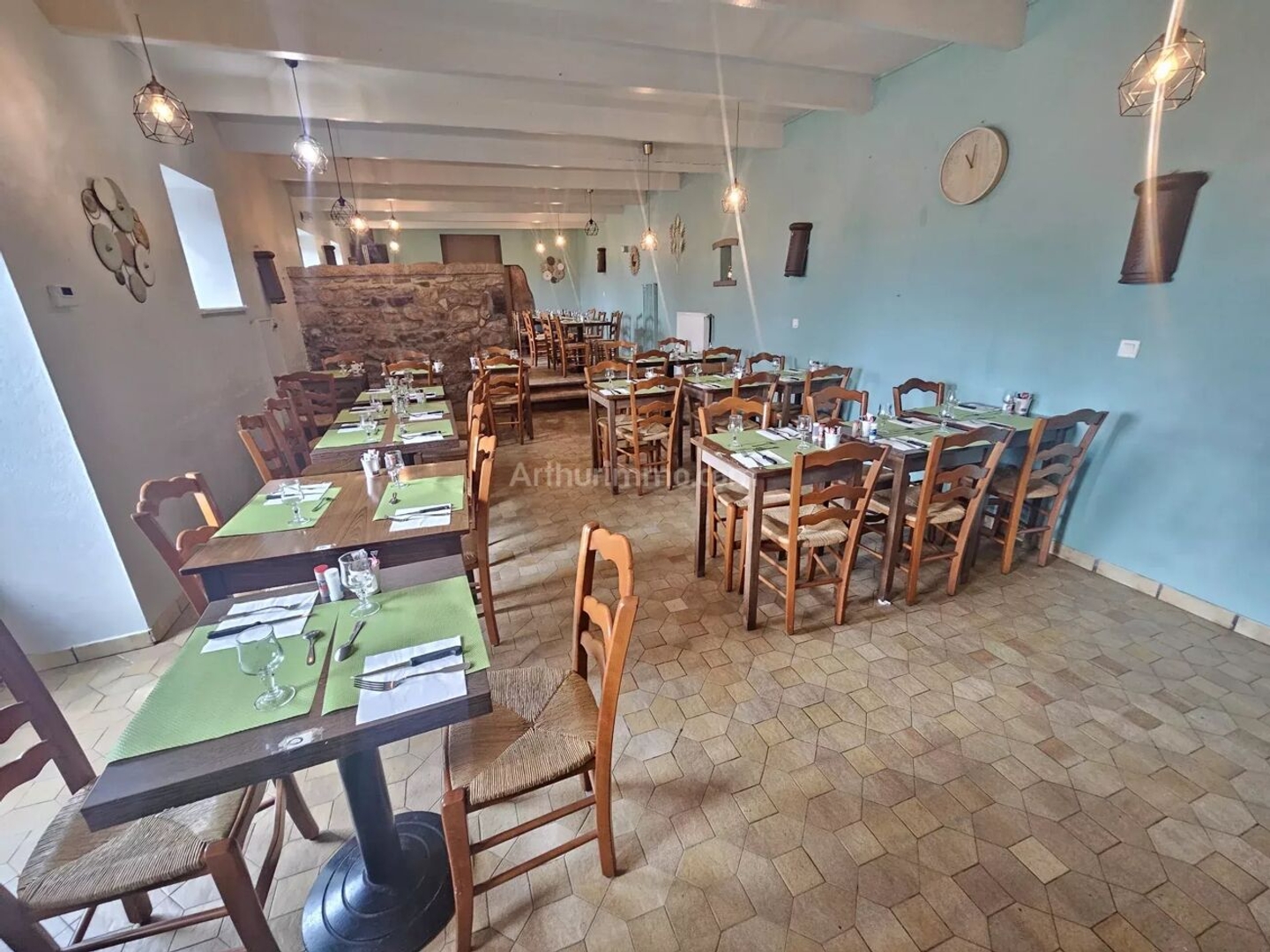 Magasin à vendre - 226m2 - Ploumagoar (22970)