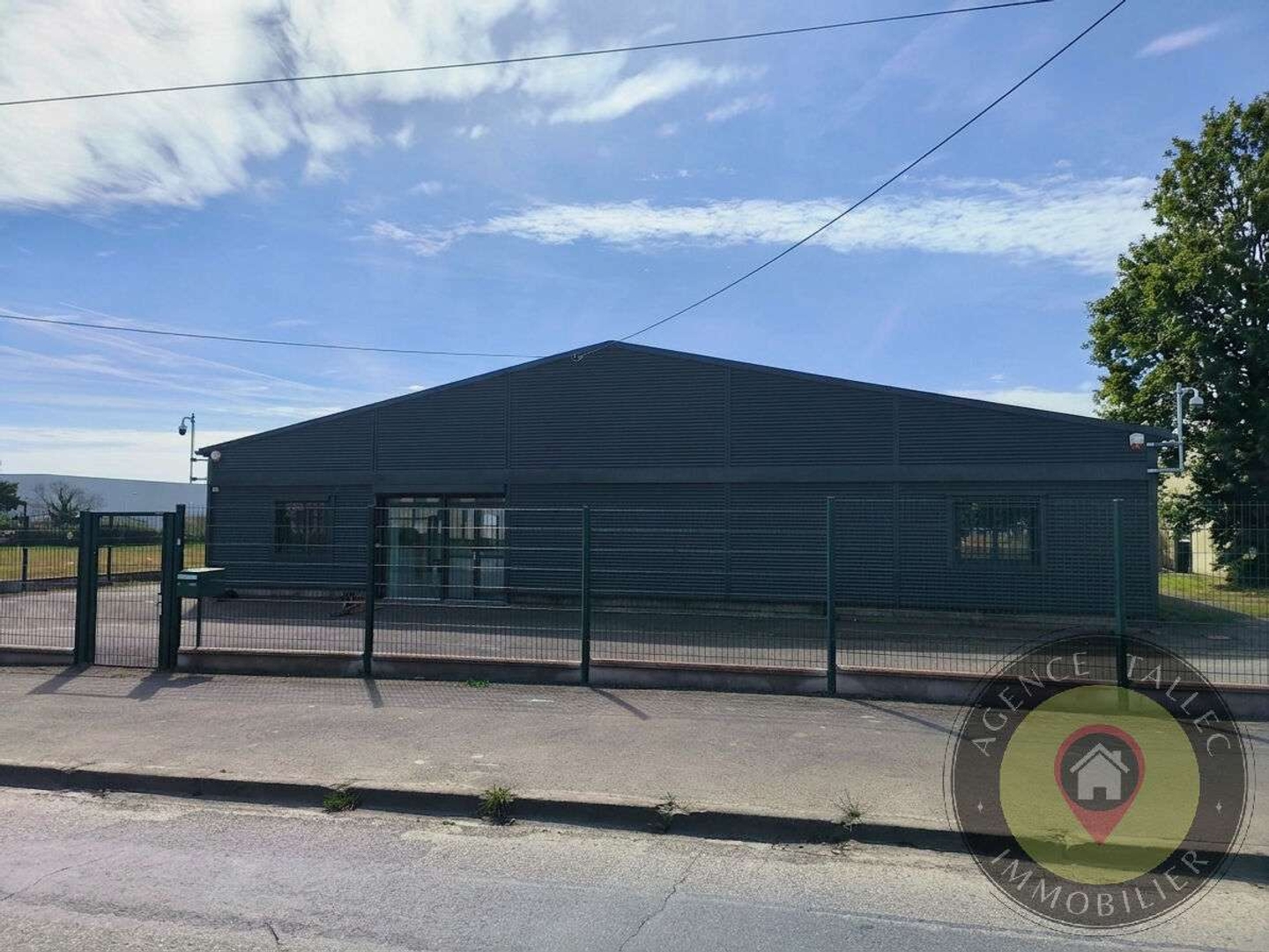 Local 600 m²