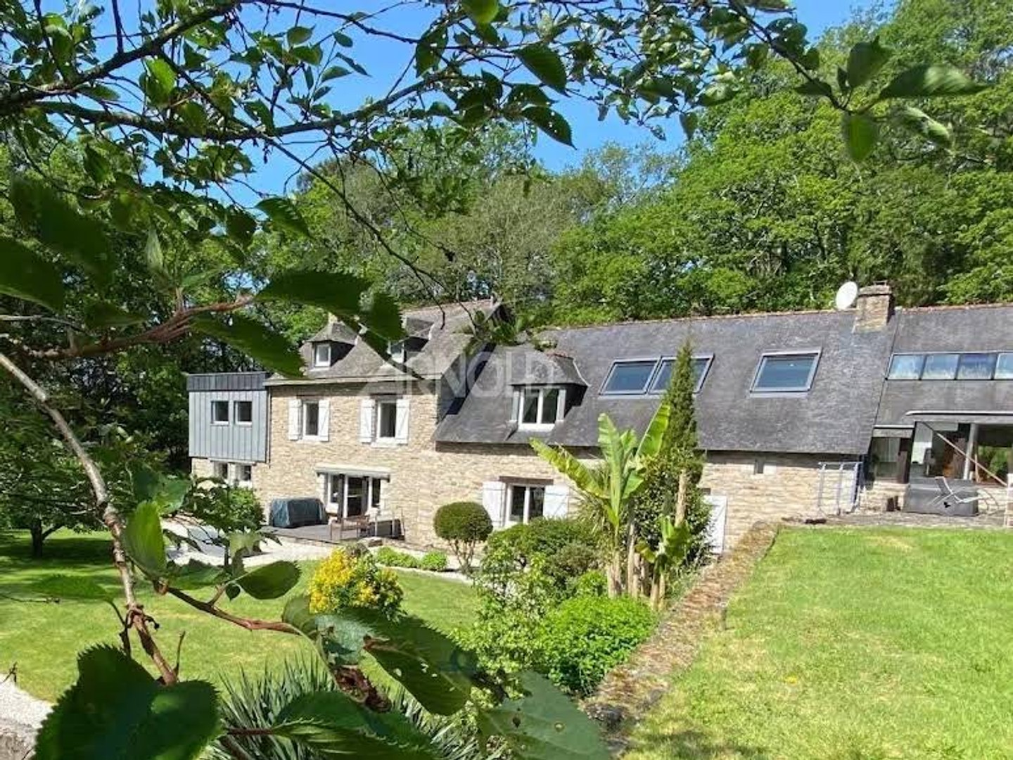 Maison 9 pièces 266 m²