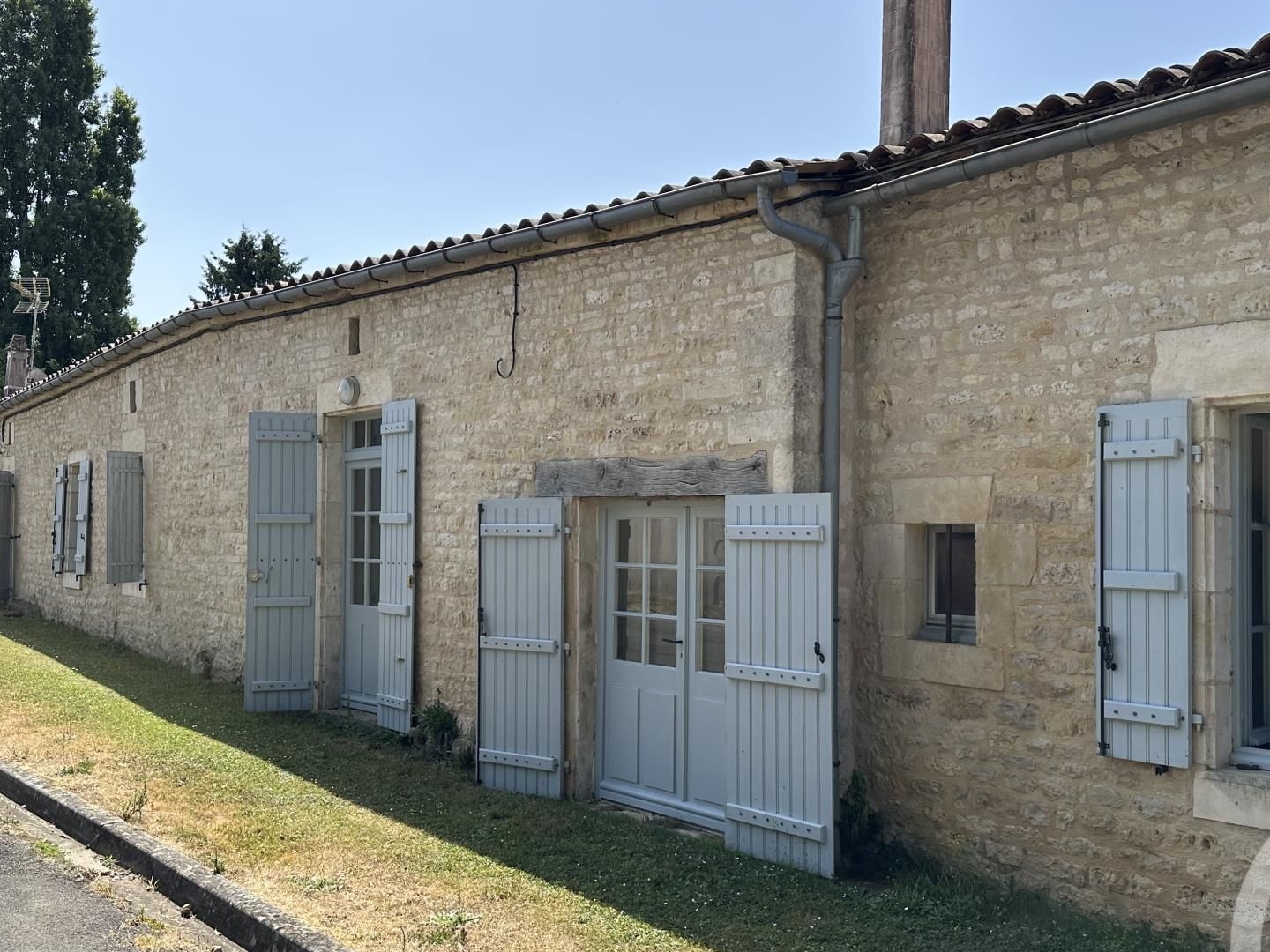 Maison à vendre - 561m2 - Melleran (79190)