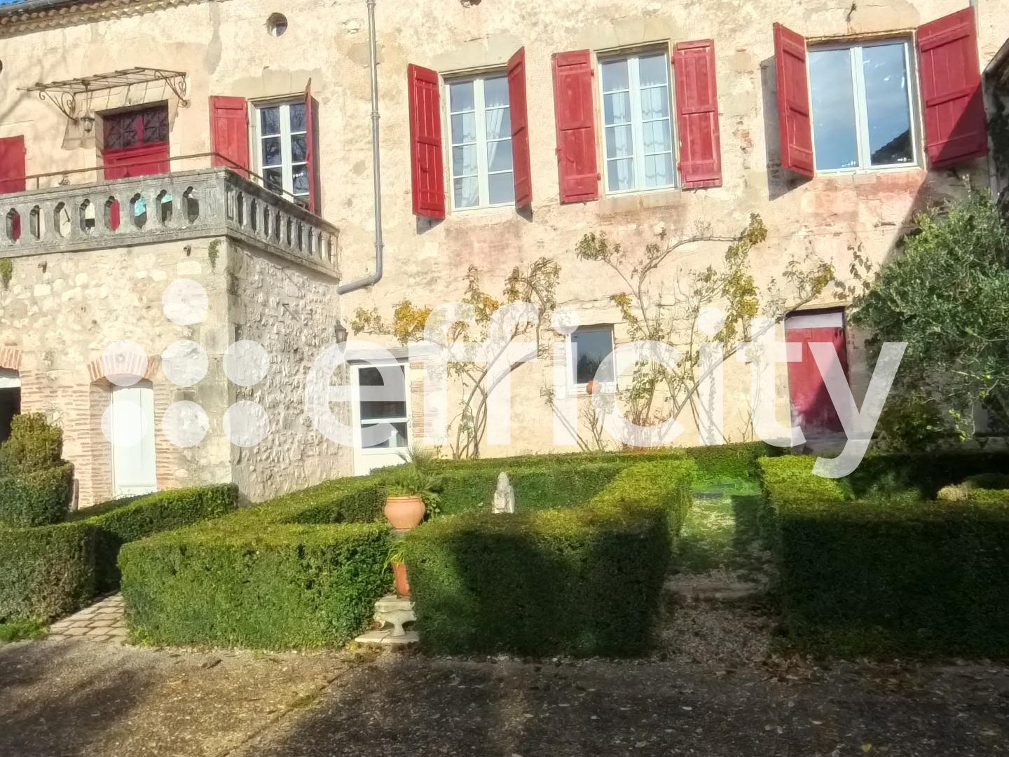 Maison 13 pièces 441 m²