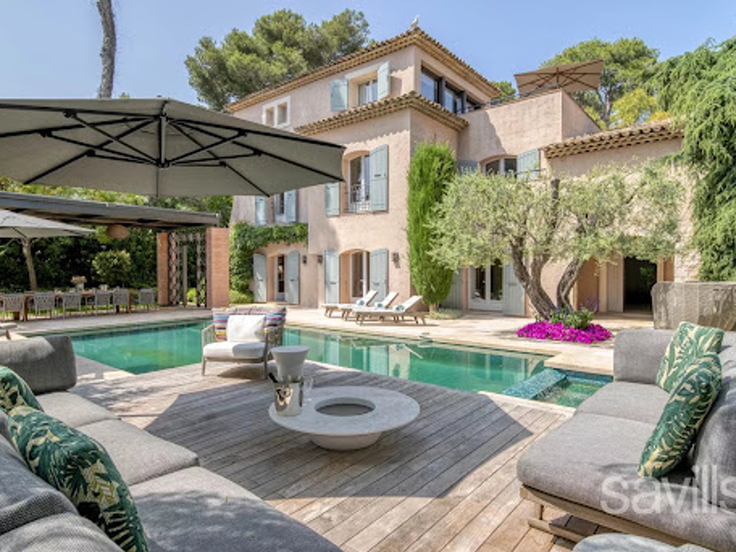 Villa 11 pièces 353 m²